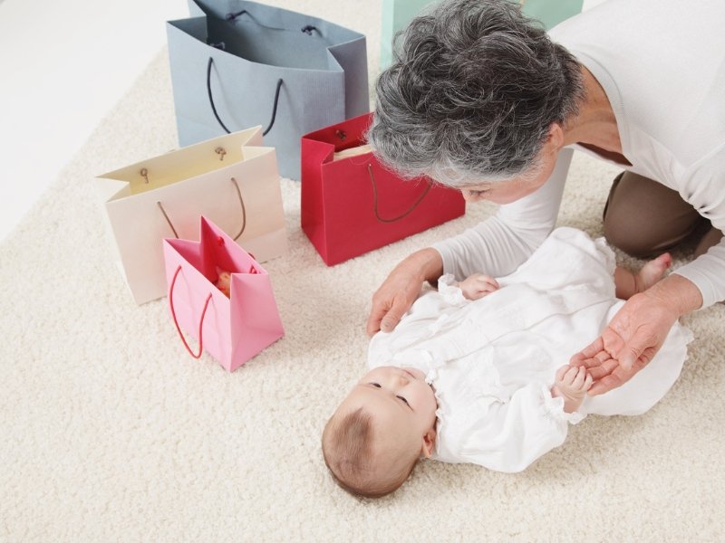       
          Dárky pro miminko – co darovat k narození chlapečka nebo holčičky?
      