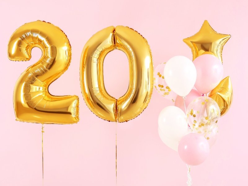       
          Jak vybrat dárek k 20. narozeninám, který má šmrnc a nápad
      