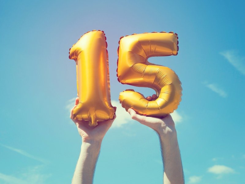       
          Jak vybrat dárek k 15. narozeninám, který potěší i překvapí
      