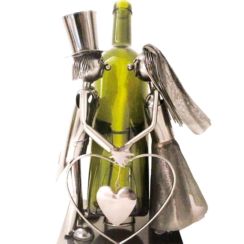 Kovovy stojan na vino novomanzele